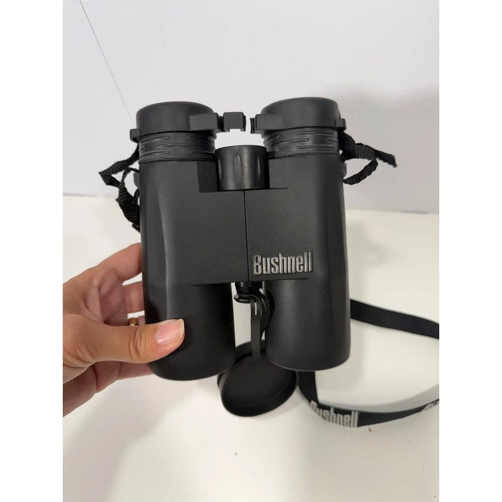 Bushnell 21-1242 Waterproof‎ Binoculars 225FT FOV @ 1000YDS Black with Strap